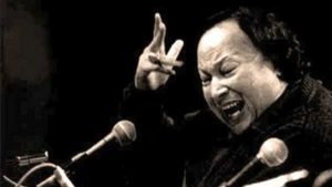 Mere rashk-e-qamar tu ne pahli nazar jab nazar se milai maza aa gaya - Fana Bulandshahri