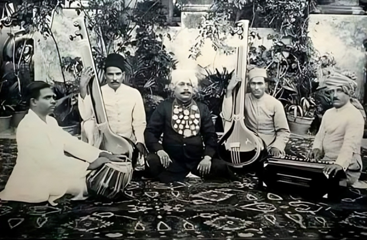 Ustad Faiyaz Khan, Agra Gharana