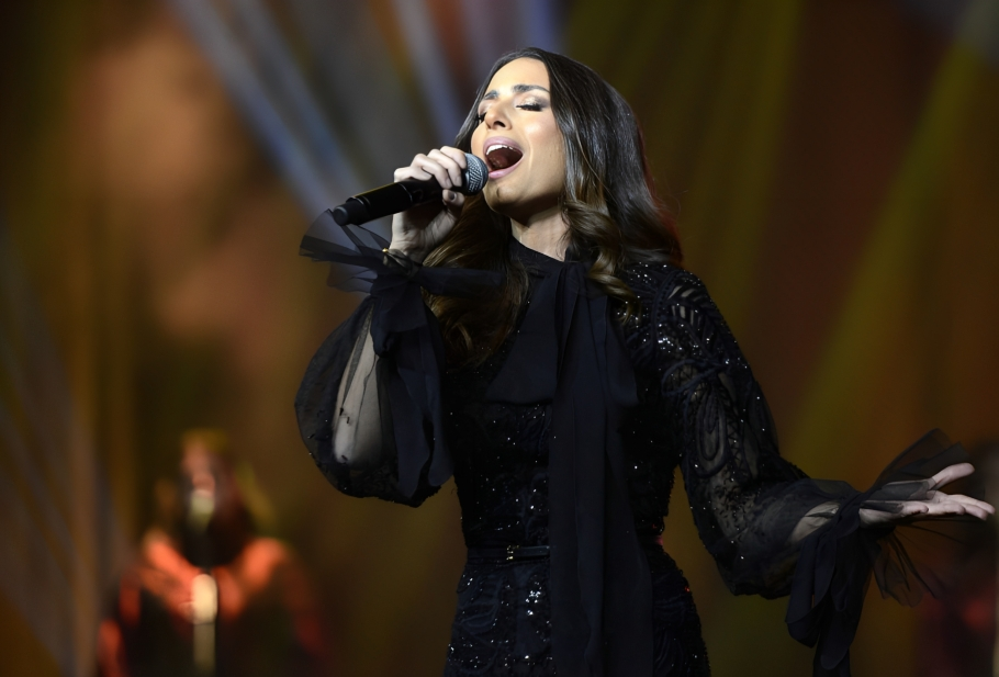 Saudi Arabia hosts first concert by female performer in country's history