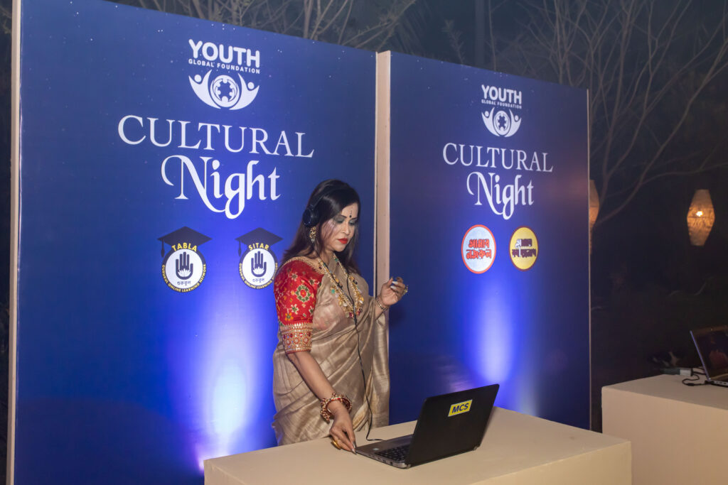 আসুন আলাপ করিয়ে দেই Cultural Night Art Culture Gurukul Youth Global Foundation 55 শিল্প-সংস্কৃতির ১৪ টি প্লাটফর্মের পৃষ্ঠপোষকতা করবে ইয়ুথ গ্লোবাল !