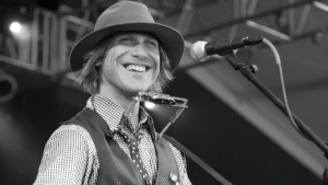 Alt-Country Legend Todd Snider Dies at 59 – Nashville Mourns