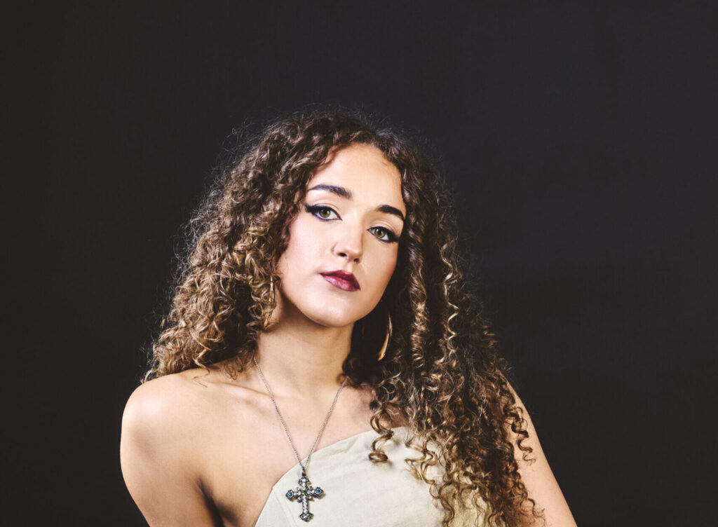 Anya Vincent Drops Powerful New Single ‘Money’ Anya Vincent Drops Powerful New Single ‘Money’