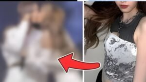 Girl Group Idol Shocks Fans With On Stage Kiss 1 Girl Group Idol Shocks Fans With On-Stage Kiss