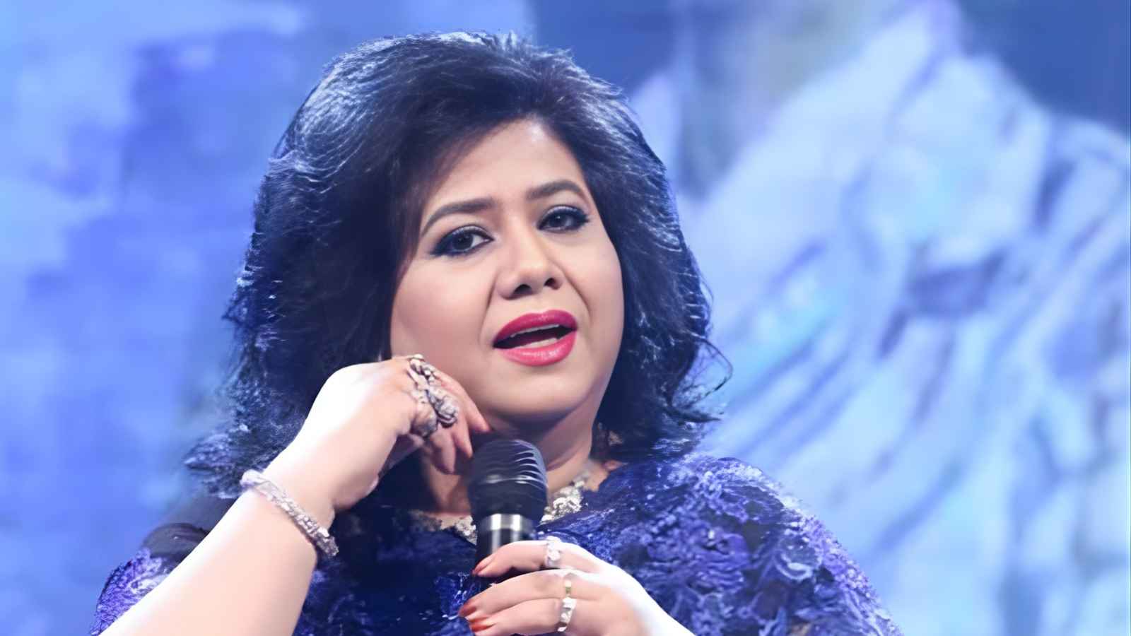 Runa Laila's Iconic Song Dama Dama Mast Kalandar to Feature on Coke Studio Bangla