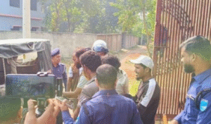 Three Injured in Attack by Tawhidi Janata on Followers of Baul Artist Abul Sarkar Three Injured in Attack by 'Tawhidi Janata' on Followers of Baul Artist Abul Sarkar