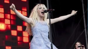 Carly Rae Jepsen Announces Pregnancy with First Child