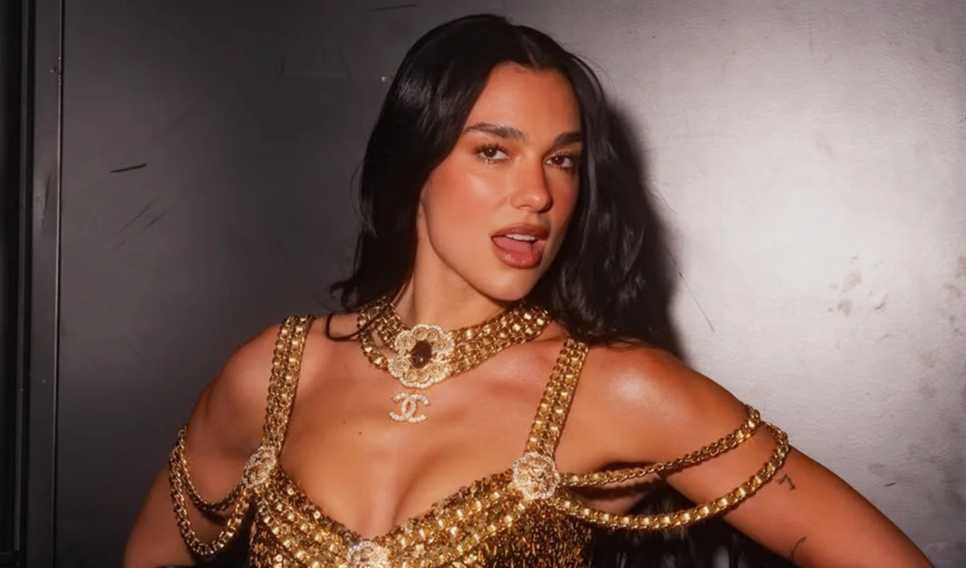 Dua Lipa Makes History With Unforgettable Tributes to Latin Music Icons 1 Dua Lipa Ends Radical Optimism Tour in Latin America With Beautiful Selena Quintanilla Tribute Dua Lipa Makes History With Unforgettable Tributes to Latin Music Icons